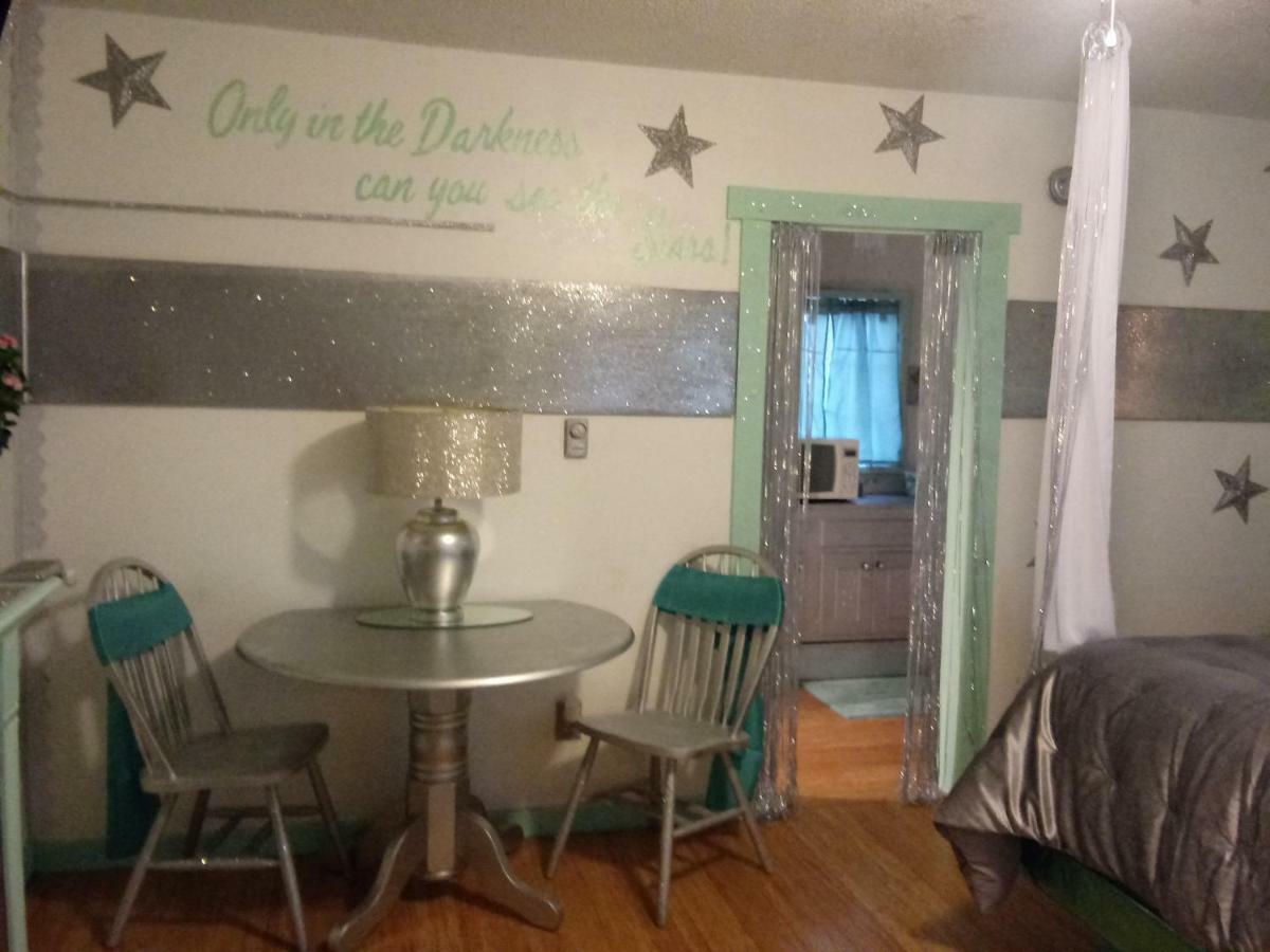 Crescent Moon Motel Extérieur photo